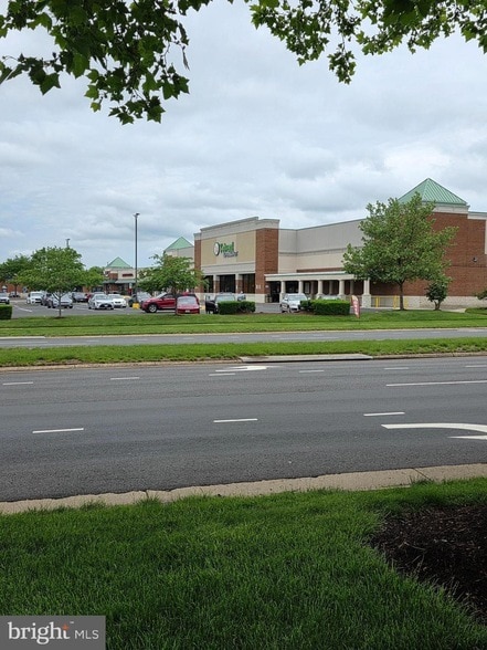 Building Photo - 43134 Watercrest Square