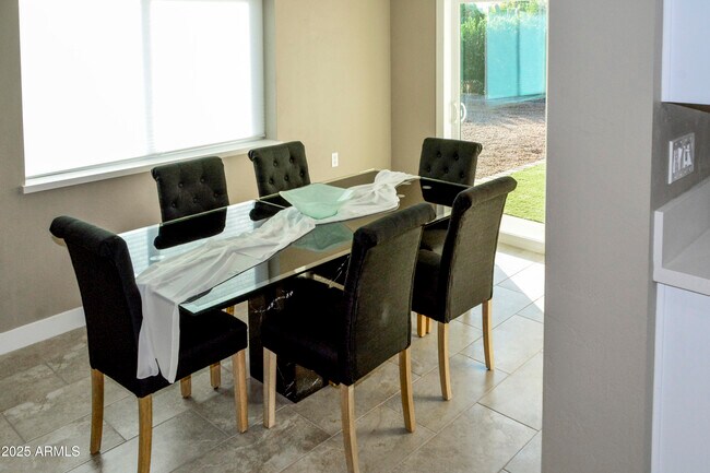 Building Photo - 14801 N Agua Fria Dr