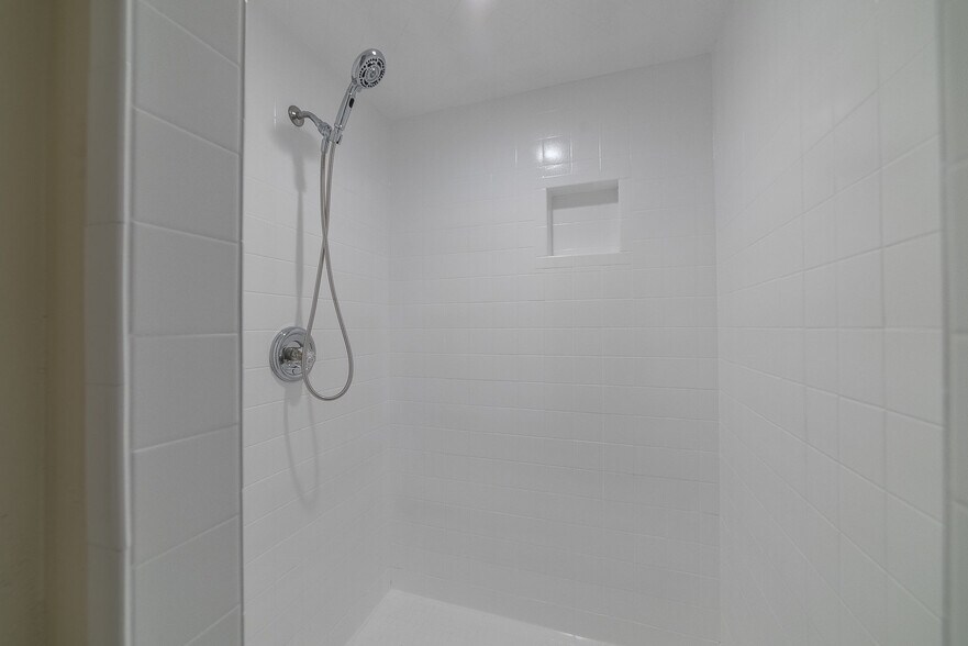 Building Photo - 785 Hawser St NE