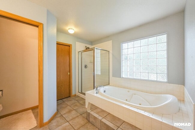 Building Photo - Stunning 4BR House in Fort Collins