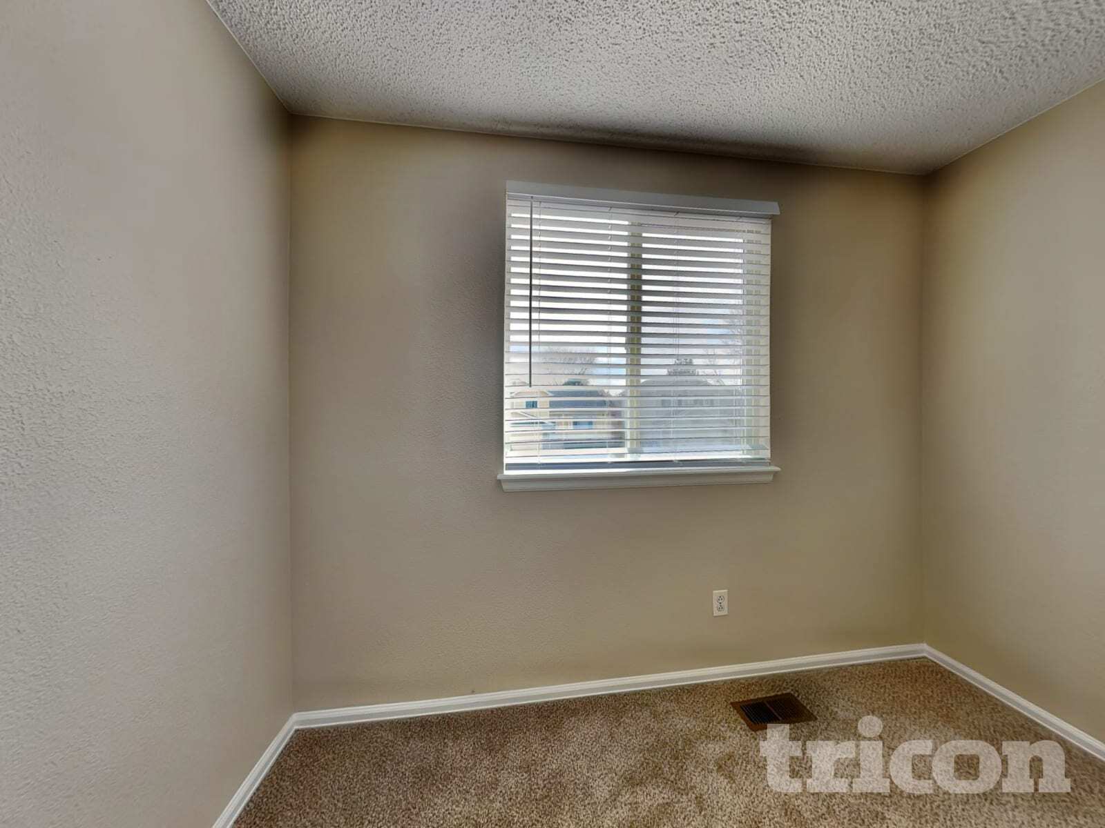 Building Photo - 1631 W 135th Dr