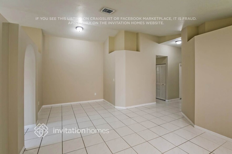 Building Photo - 1365 SW 106th Ave
