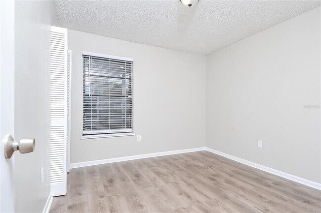 Building Photo - 225 Tracy Way