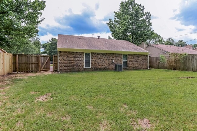 Building Photo - 4511 Country Brook Dr