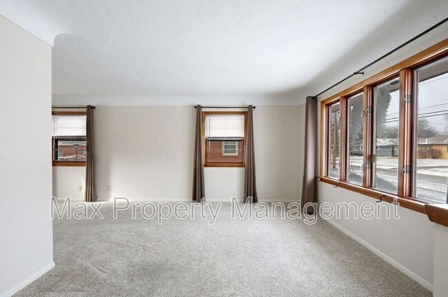 Building Photo - 3300 Bel Aire Rd