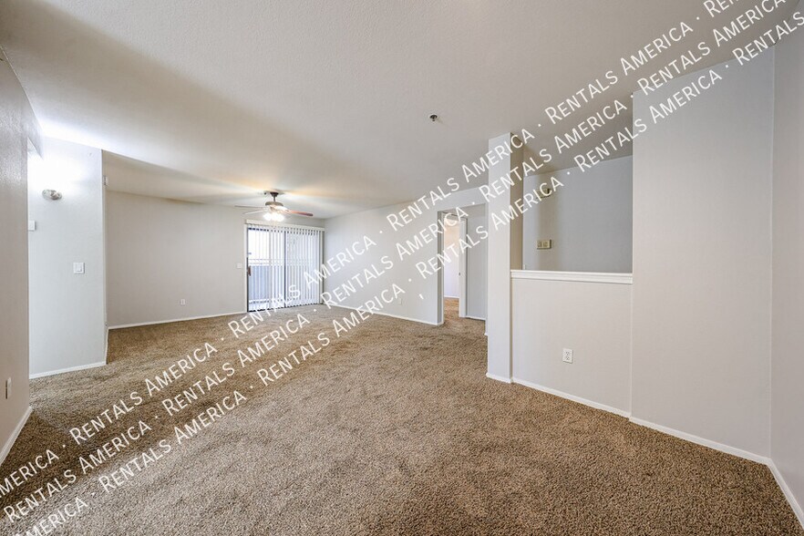 Building Photo - 2025 E Campbell Ave