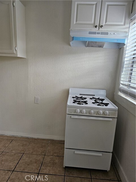 Building Photo - 166 E 36th Pl