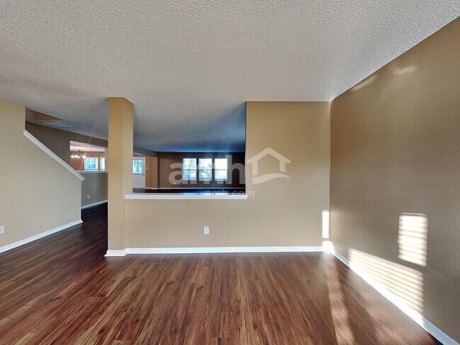 Building Photo - 15233 Beam St