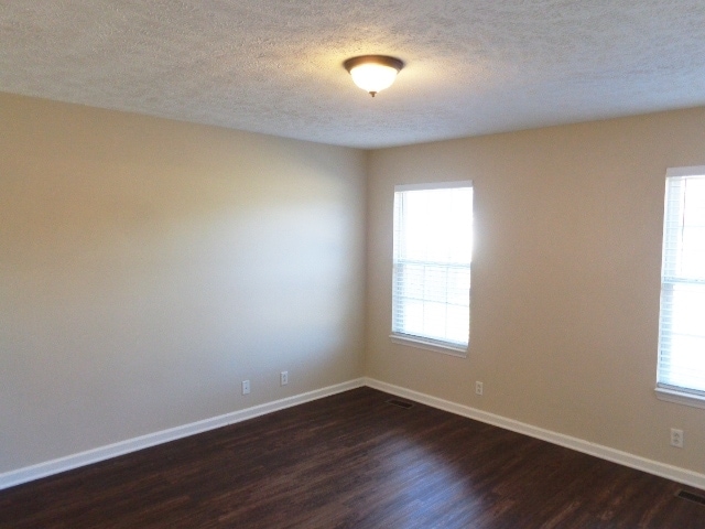 Building Photo - 2836 Islington Dr