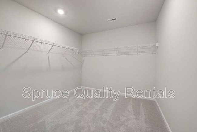 Building Photo - 1011 Red Wing Dr