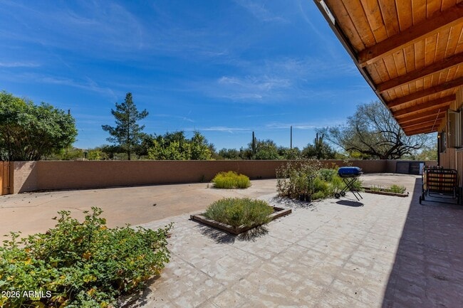 Building Photo - 6140 E Peak View Rd