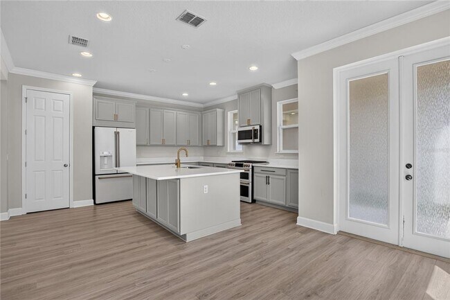 Building Photo - 15382 Arcadia Blf Lp