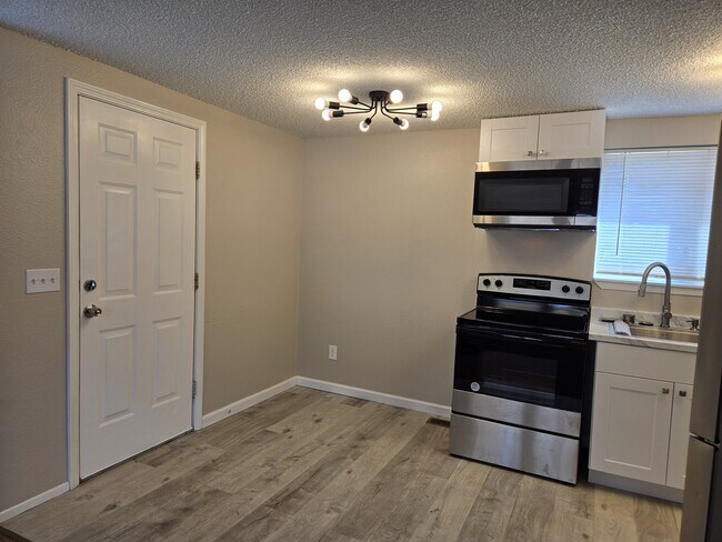 Building Photo - 5155 Quinella Ct