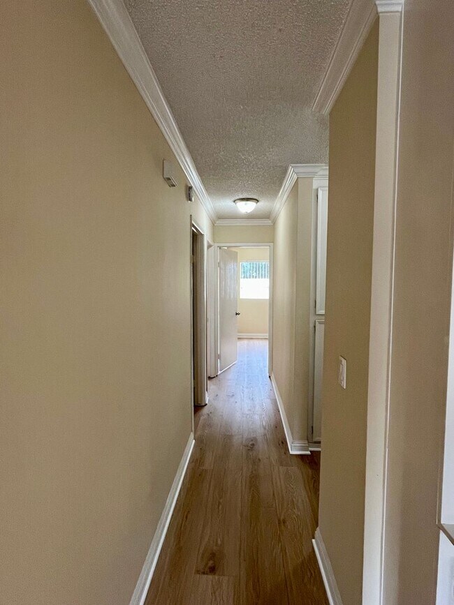 Building Photo - 6060 Mt Aguilar Dr
