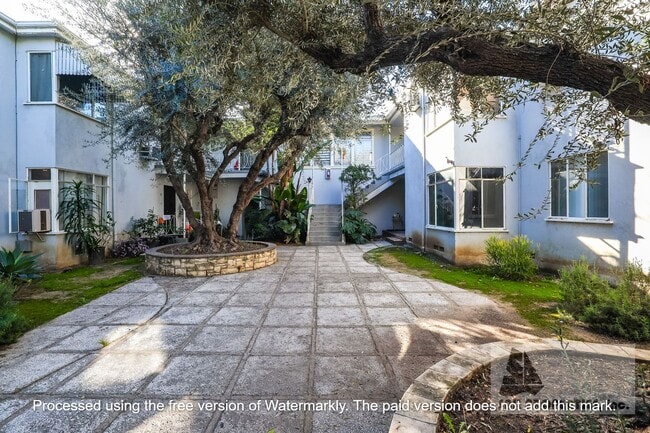 Primary Photo - Gorgeous Remodeled Condo in Bixby Knolls