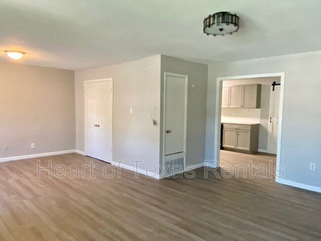 Building Photo - 3600 Maple Ave