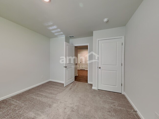 Building Photo - 118 Tobago Cir