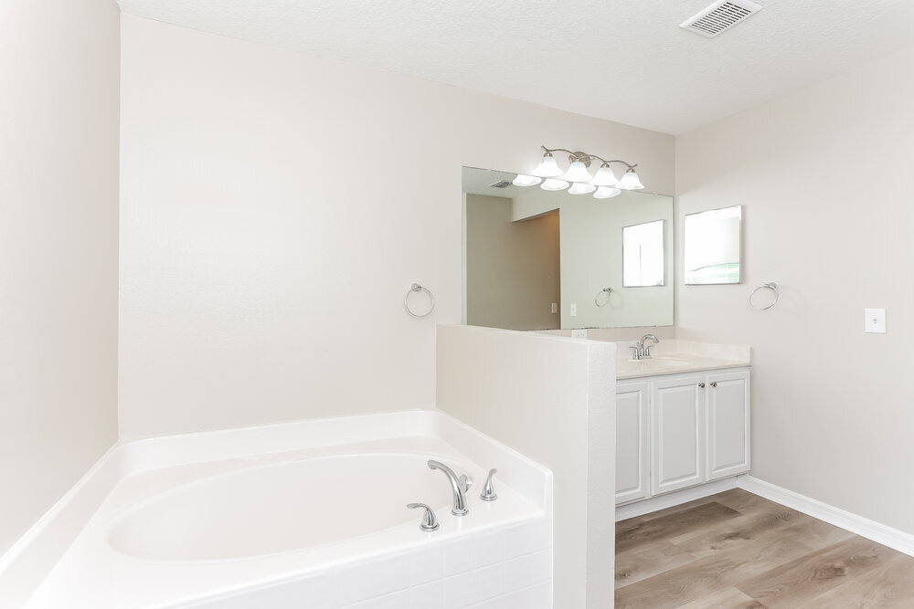 Building Photo - 97122 Yorkshire Dr