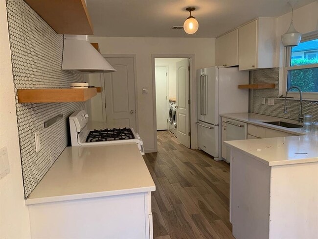 Building Photo - 4404 Bouvet Ct