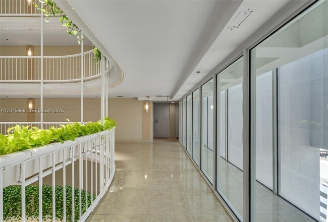 Building Photo - 1717 N Bayshore Dr