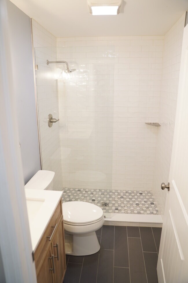 Building Photo - 381 Tynan Dr