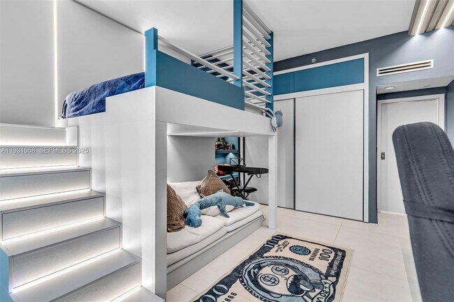 Building Photo - 20281 E Country Club Dr