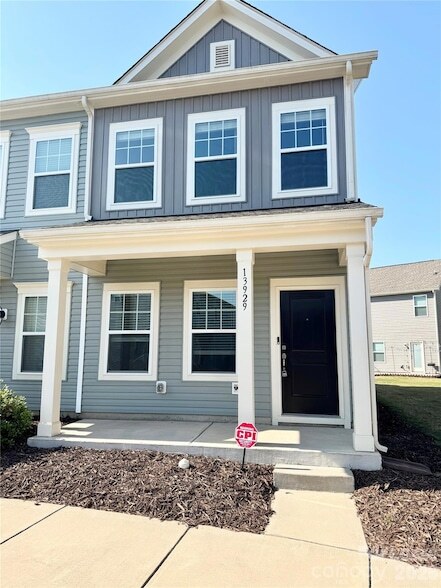 Building Photo - 13929 Clayborn St