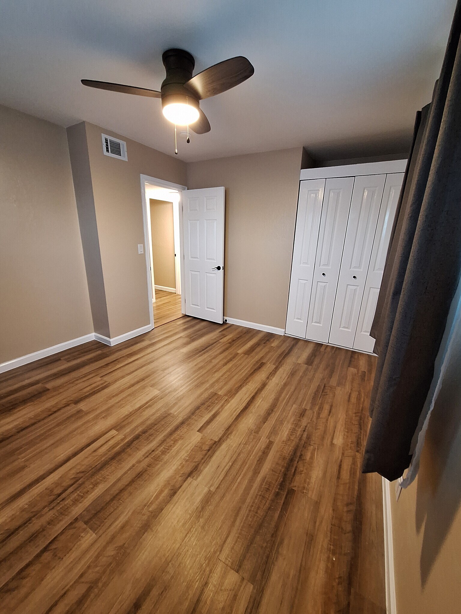 2nd bedroom - 1410 E St