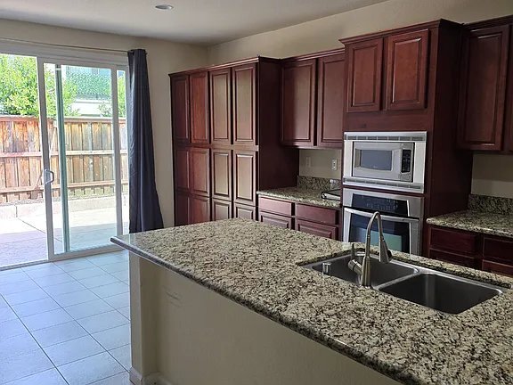 Building Photo - 424 Leighton Ct