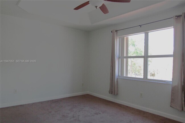 Building Photo - 1485 NE 33rd Rd