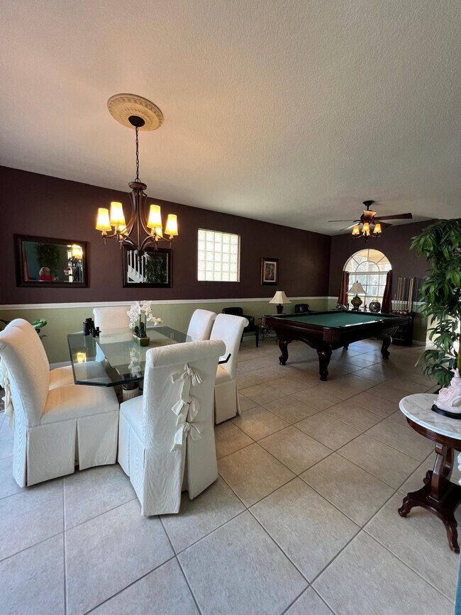 Building Photo - 217 Berenger Walk