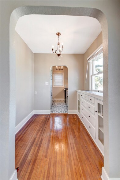 Building Photo - 3550 Rosecrans St