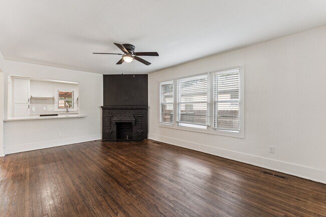 Building Photo - Midtown Tulsa Beauty! Corner Lot with Natu...