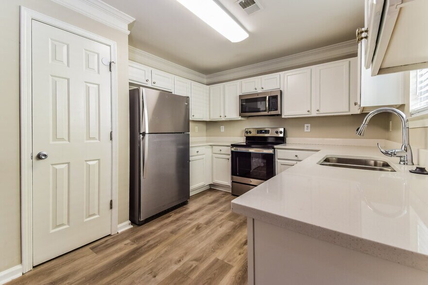 Building Photo - 2441 Wood Bend Ln
