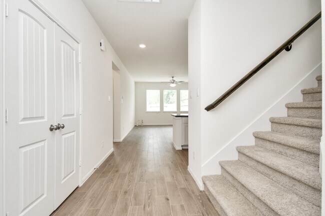 Building Photo - 304311 Crystal Strm Ln