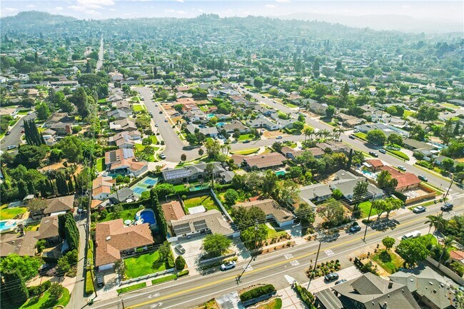 Building Photo - 1281 La Colina Dr