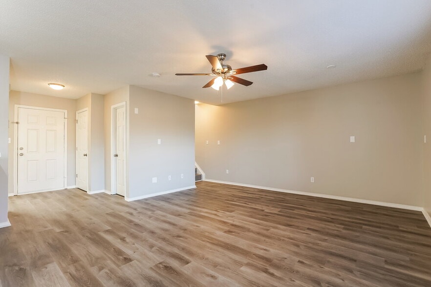 Building Photo - 6333 Saybrooke Dr