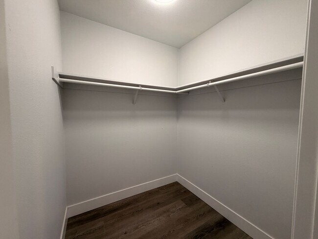 Building Photo - 3 bed 2 bath Available in San Jose! | $4,395
