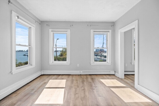 Building Photo - 300 Marginal St