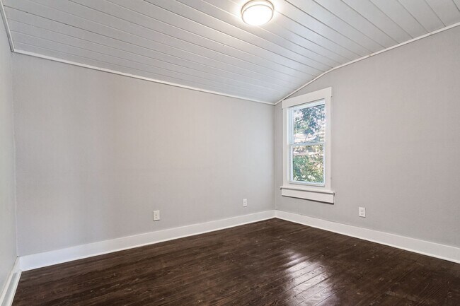 Building Photo - 1013 N Palmetto Ave