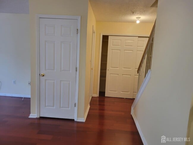 Building Photo - 68 Prestwick Way