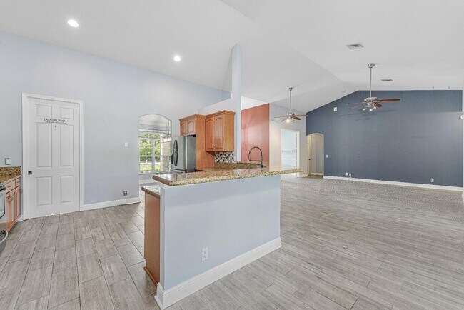 Building Photo - 11224 Tangerine Blvd