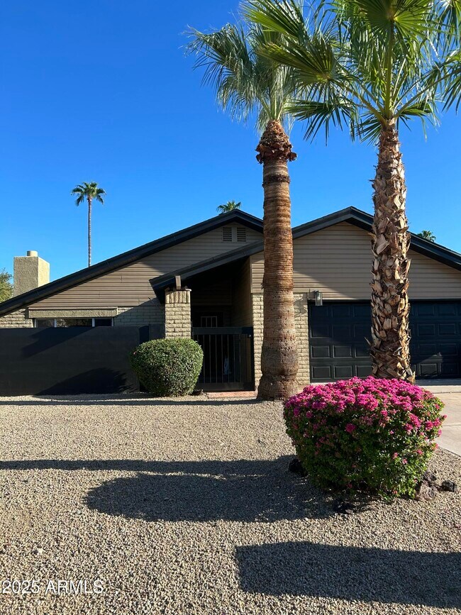 Building Photo - 2644 E Sylvia St