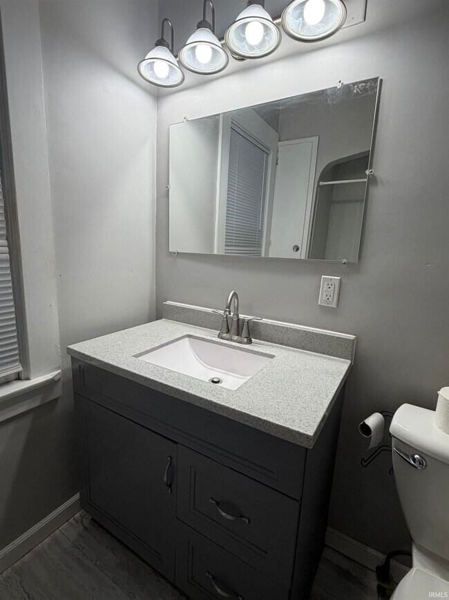 Building Photo - 1704 California Ave