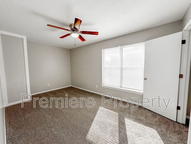 Building Photo - 11103 NW Player Dr