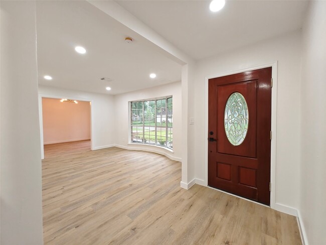 Building Photo - 4106 Clovernook Ln