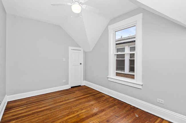 Building Photo - 1116 Darrow Ave