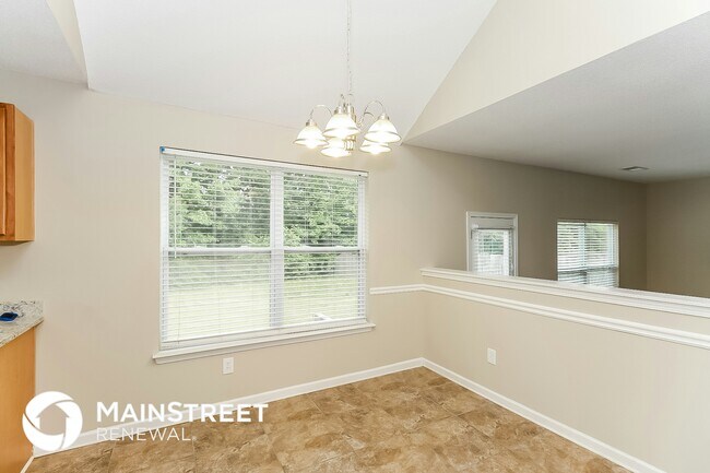 Building Photo - 5888 Bluegrass View