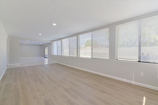 Building Photo - 12931 Morene St