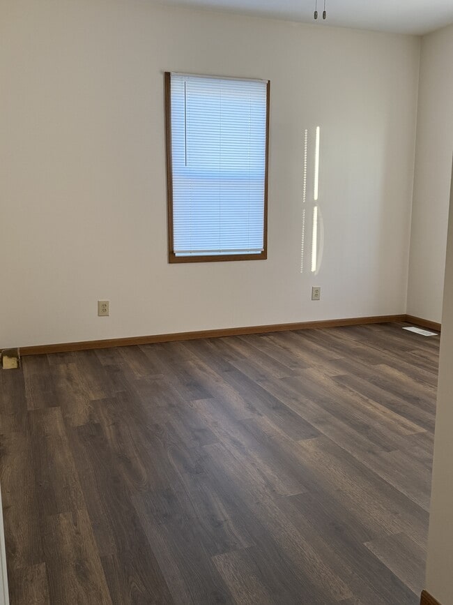 Building Photo - 310 N Goethe Ave